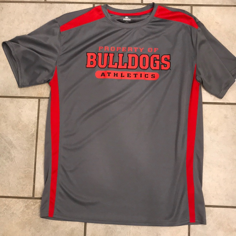 Men’s large light gray UGA top.